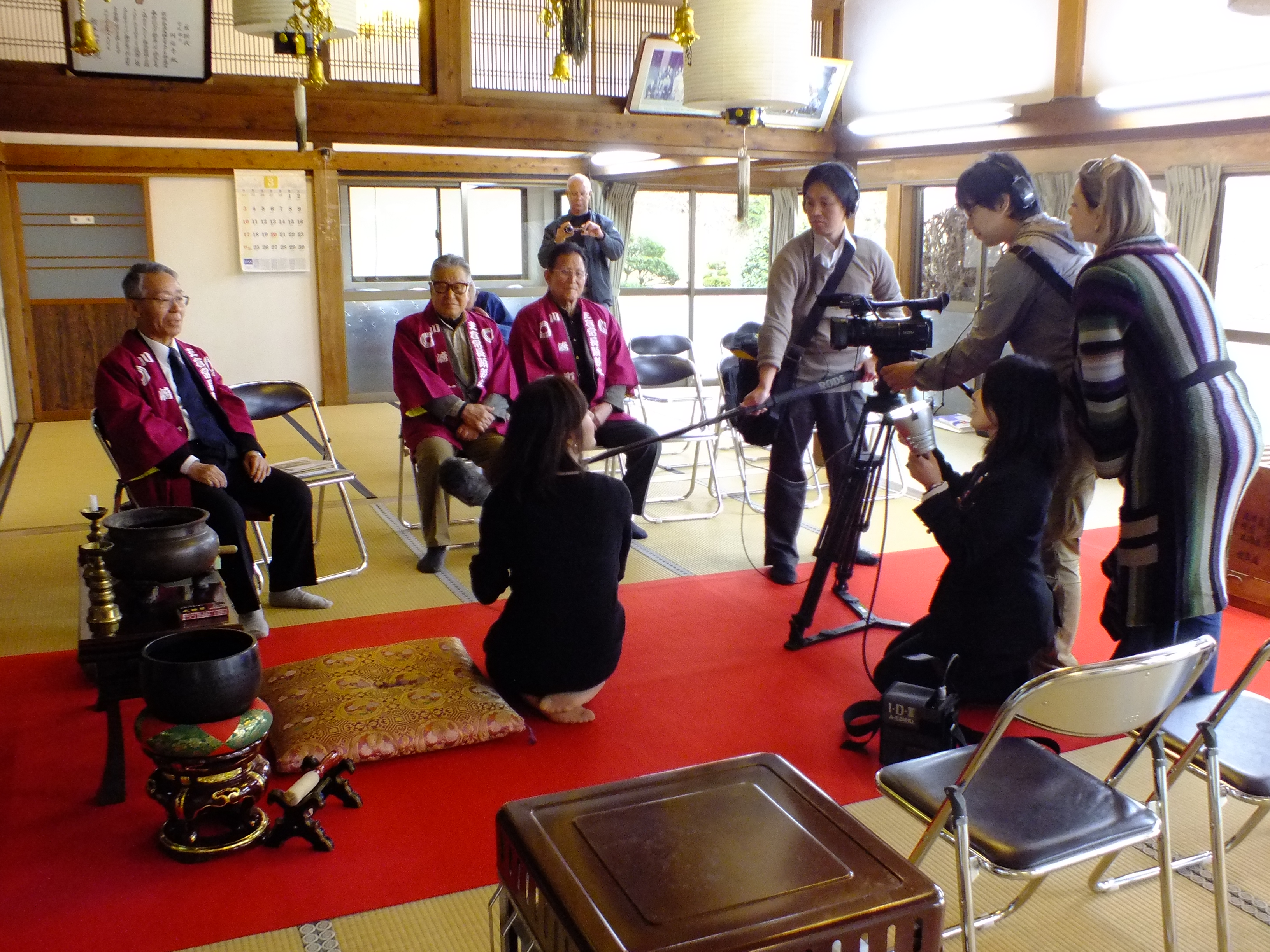 円福寺でのインタビューの様子